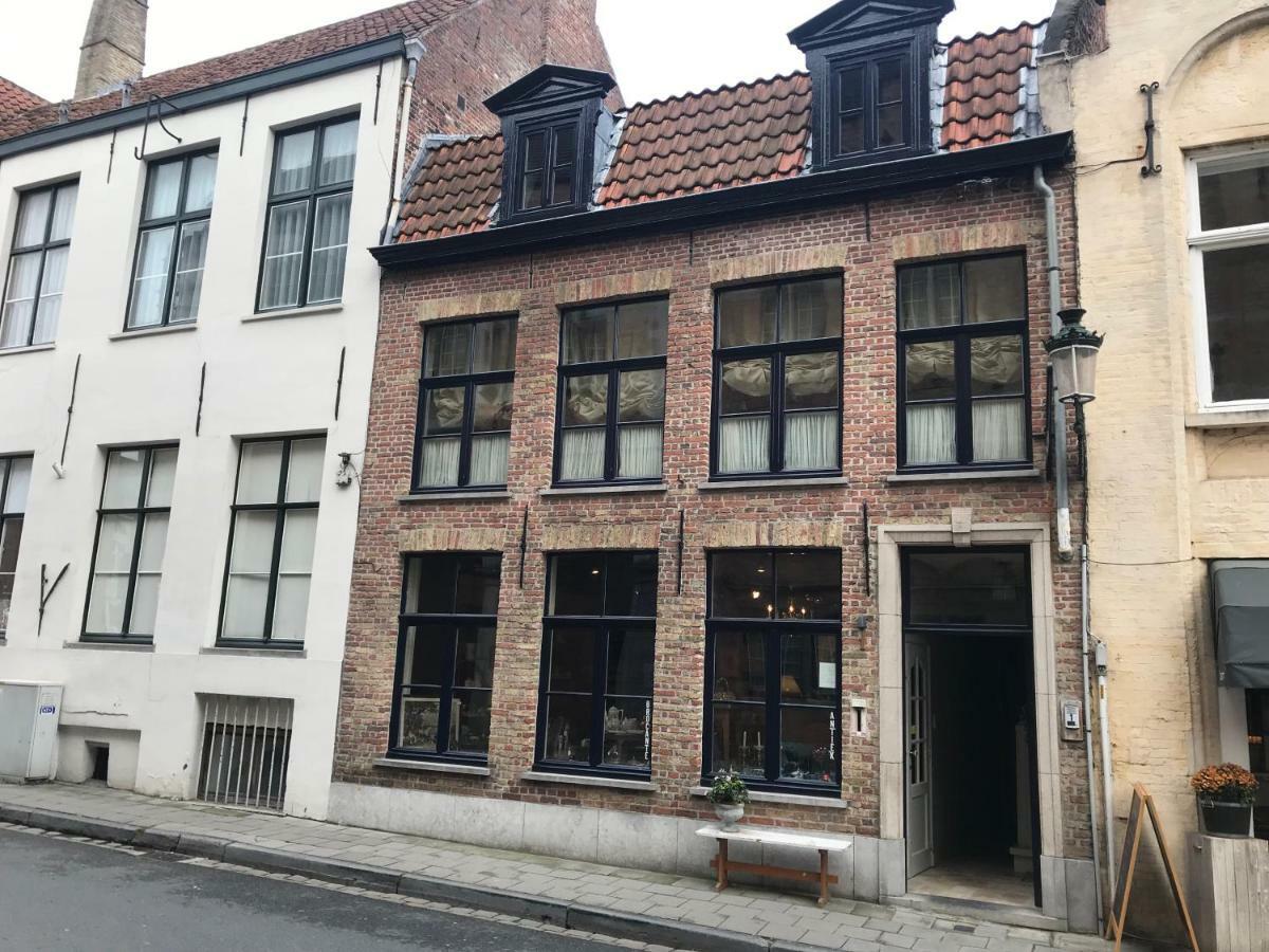 Guesthouse Dijver - Serene Escape In The Heart Of Historic Bruges Exterior photo